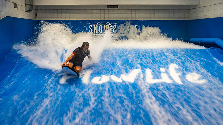 Snow & Surf 葵涌室內滑雪及滑浪場